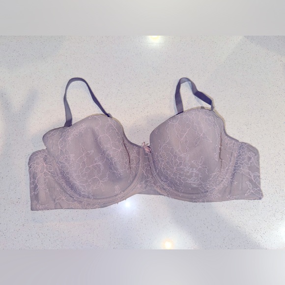 Victorias Secret 38C - Picture 1 of 3